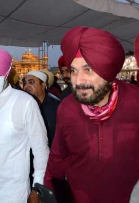 एक साल की जेल की सजा पर सिद्धू ने कहा- कानून का सम्मान करूंगा एक साल की जेल की सजा पर सिद्धू ने कहा- कानून का सम्मान करूंगा