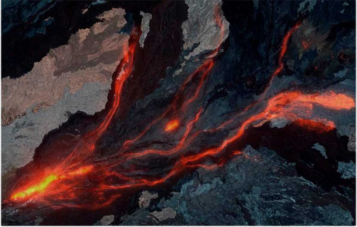 दुनिया के सबसे बड़े ज्वालामुखी मौना लोआ में 40 साल बाद विस्फोट