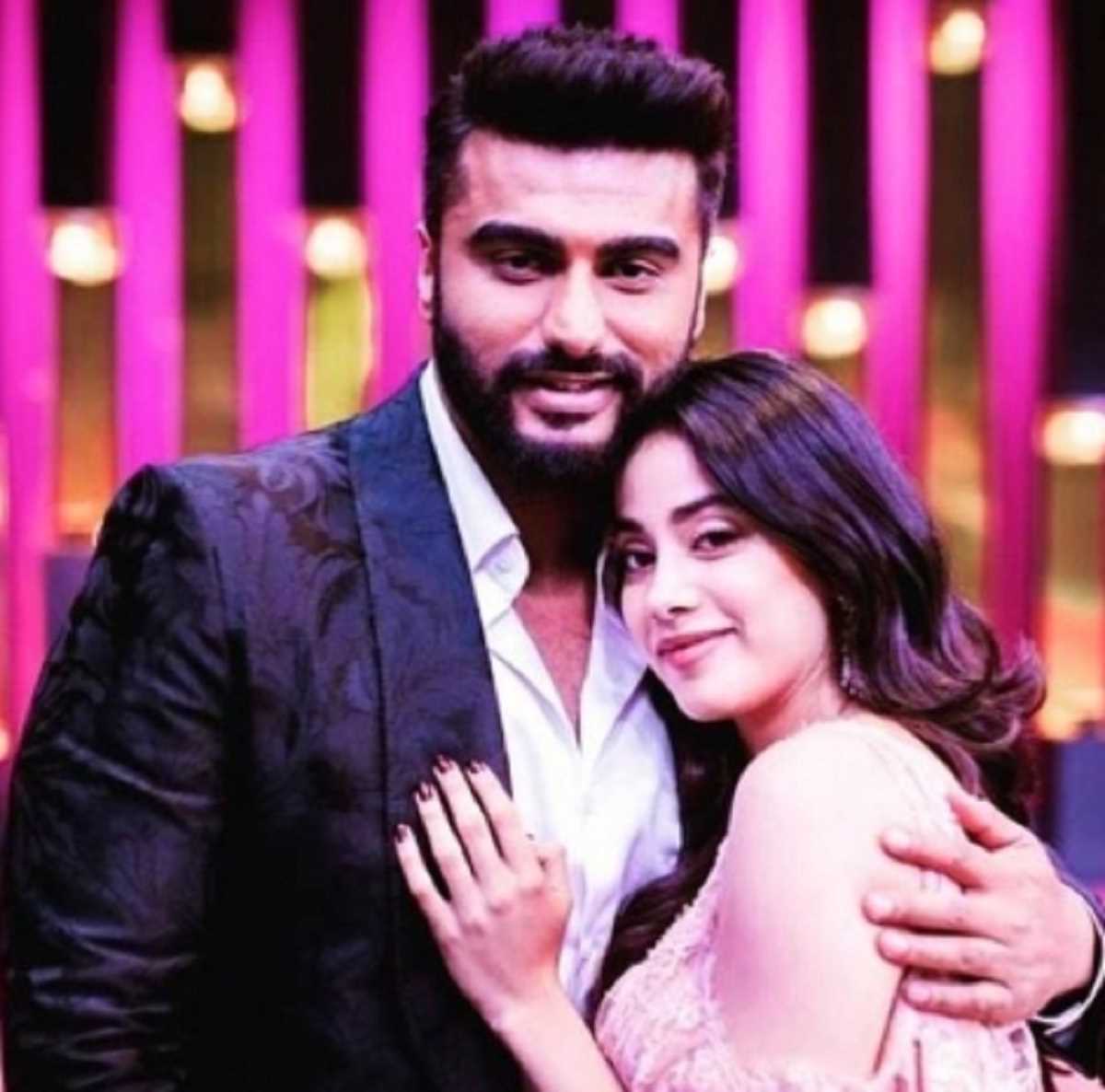 बॉलीवुड में यह हैं कुछ खास प्यारे भाई-बहनों की जोड़ी बॉलीवुड में यह हैं कुछ खास प्यारे भाई-बहनों की जोड़ी