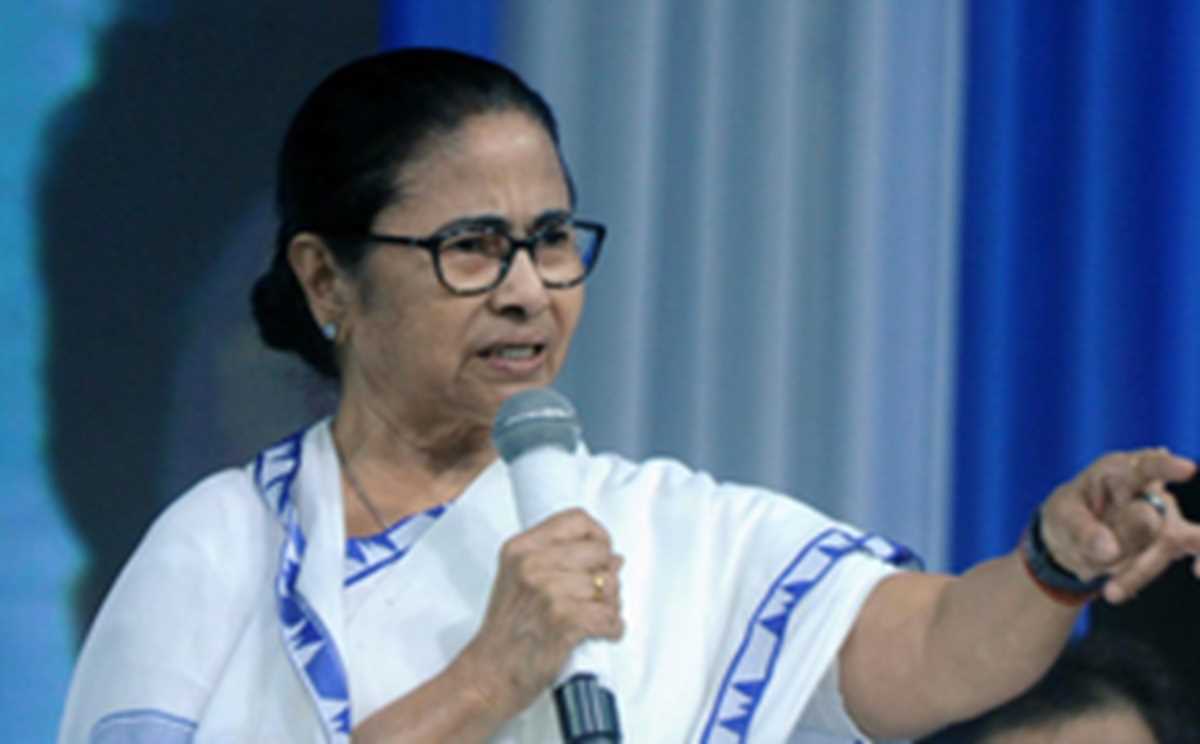 सीएम ममता ने प्रदर्शनकारी किसानों पर पुलिस कार्रवाई को लेकर केंद्र पर कटाक्ष किया