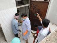 ग्वालियर में मंत्री ने की महिलाओं के लिए बने शौचालय की सफाई ग्वालियर में मंत्री ने की महिलाओं के लिए बने शौचालय की सफाई