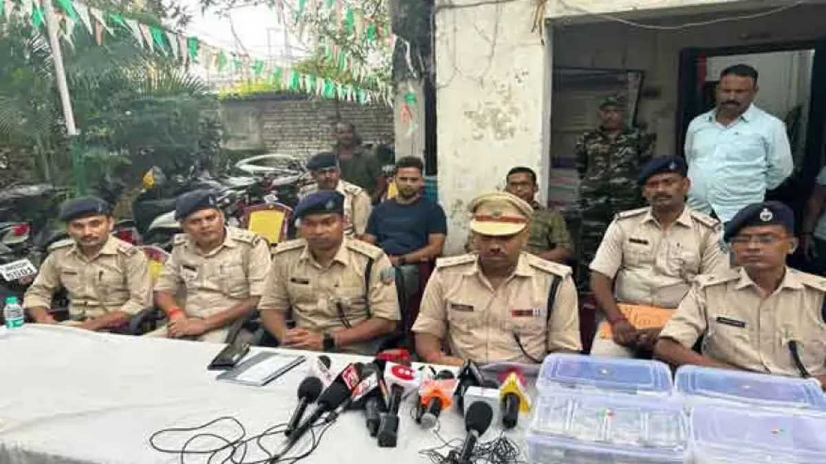 रांची में 35 लाख रुपये के लूटकांड का खुलासा, छह अपराधी गिरफ्तार रांची में 35 लाख रुपये के लूटकांड का खुलासा, छह अपराधी गिरफ्तार