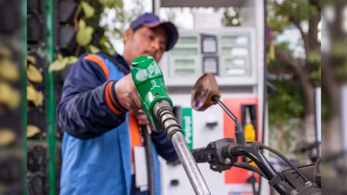 पेट्रोल-डीजल को जीएसटी में लाने से होगा फायदा, 20 रुपये प्रति लीटर तक कम हो सकती हैं कीमतें पेट्रोल-डीजल को जीएसटी में लाने से होगा फायदा, 20 रुपये प्रति लीटर तक कम हो सकती हैं कीमतें