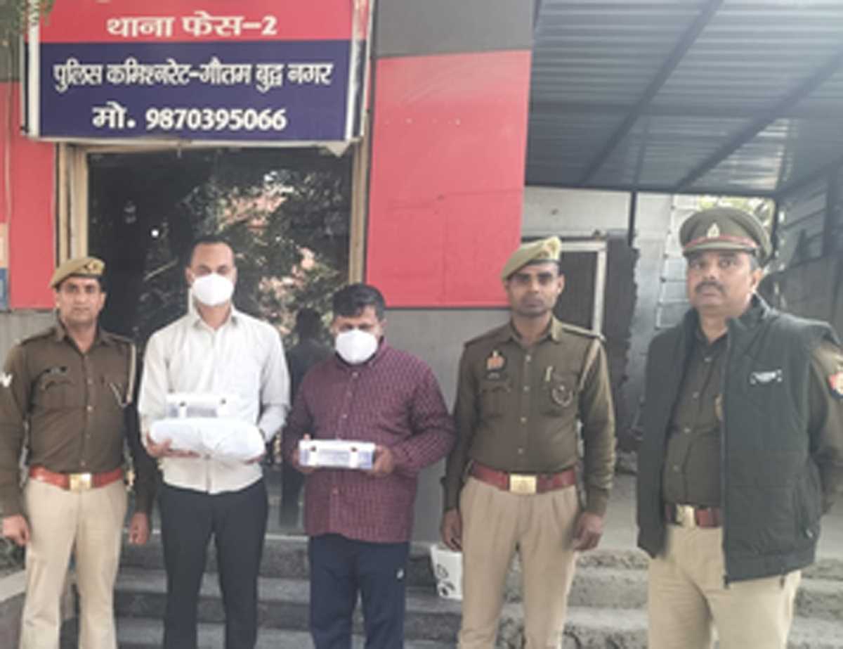 दोस्त के ऊपर चढ़े कर्जे के लिए इंजीनियर ने अपनी कंपनी के एटीएम से लाखों रुपए निकाले, दो गिरफ्तार