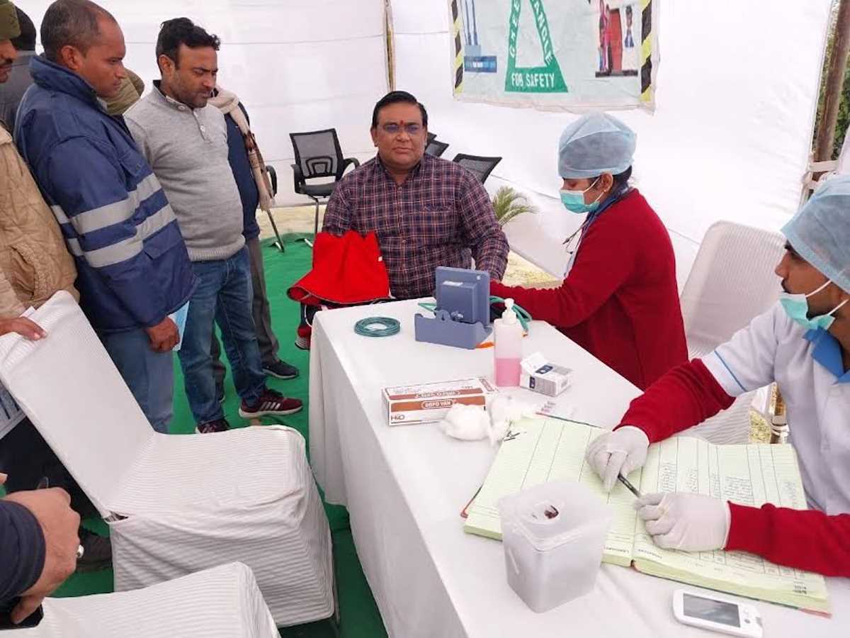 टोल प्लाजा पर निशुल्क चिकित्सा शिविर आयोजित