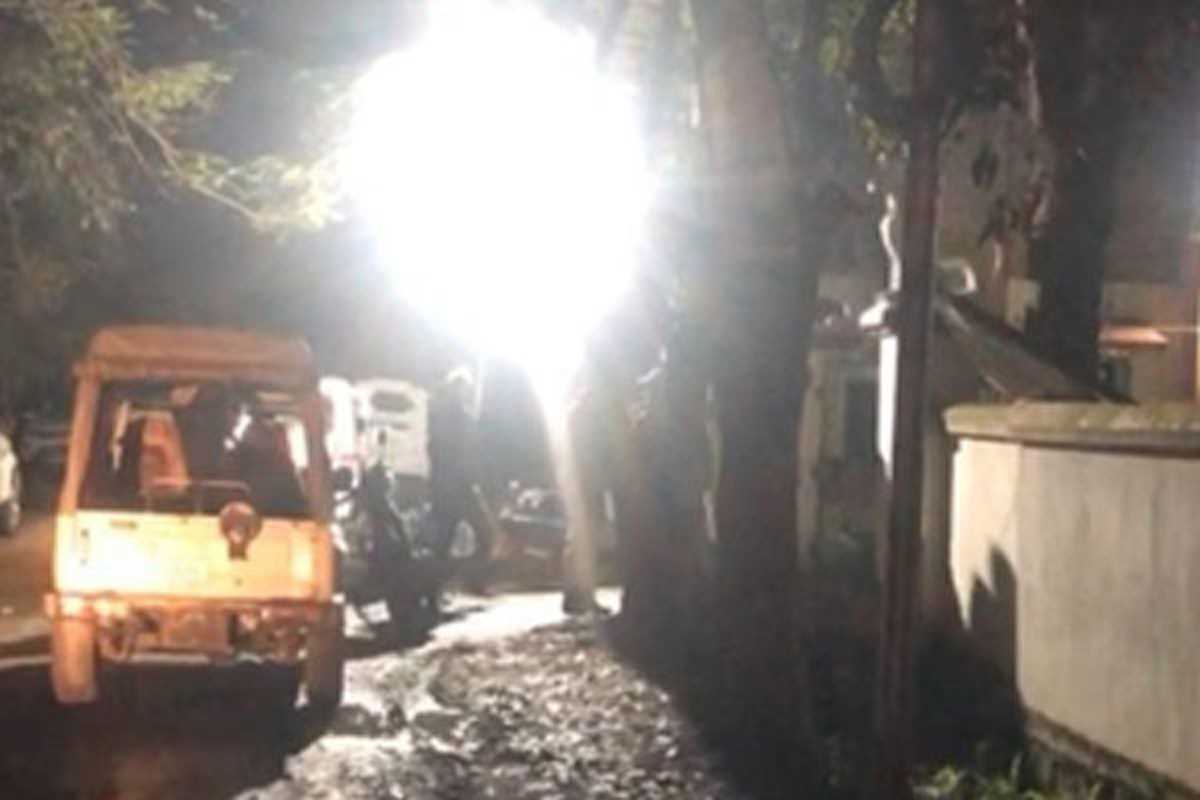 मणिपुर में संदिग्ध आईईडी विस्फोट में एक छात्र की मौत, एक अन्य घायल मणिपुर में संदिग्ध आईईडी विस्फोट में एक छात्र की मौत, एक अन्य घायल