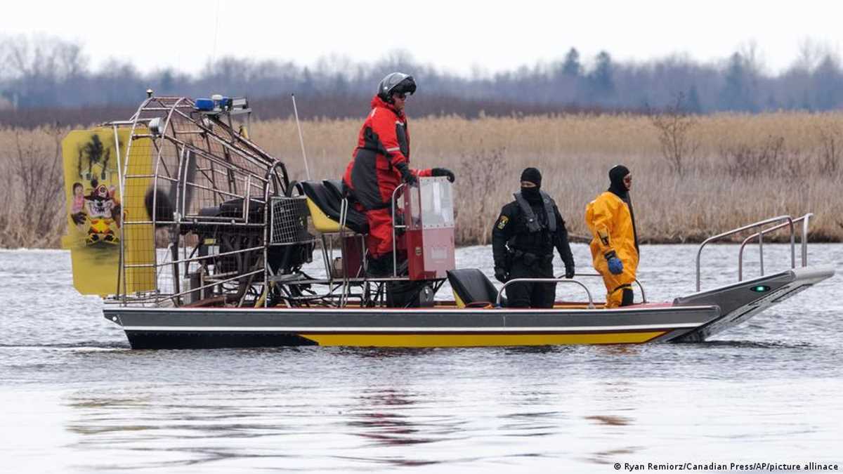 गुजरात में क्यों मची है अवैध तरीकों से अमेरिका पहुंचने की होड़ गुजरात में क्यों मची है अवैध तरीकों से अमेरिका पहुंचने की होड़