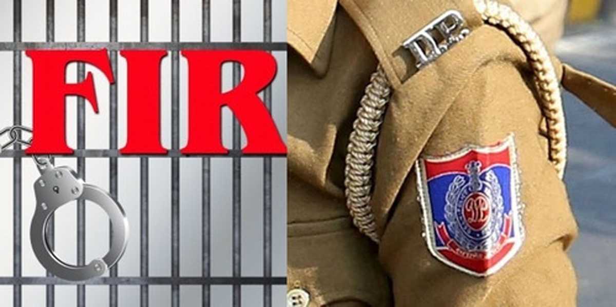 दिल्ली में तीन कथित झपटमारों को नग्न कर घुमाया गया, पुलिस ने मामला दर्ज किया दिल्ली में तीन कथित झपटमारों को नग्न कर घुमाया गया, पुलिस ने मामला दर्ज किया