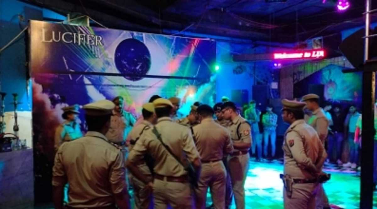 अंसल मॉल के हुक्का बार में छापा, 2 दर्जन से ज्यादा लड़के-लड़कियां हिरासत में