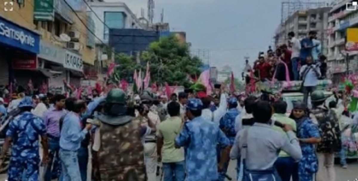 बिहार : महंगाई, बेरोजगारी के खिलाफ जाप का राजभवन मार्च, पुलिस ने किया लाठी चार्ज बिहार : महंगाई, बेरोजगारी के खिलाफ जाप का राजभवन मार्च, पुलिस ने किया लाठी चार्ज