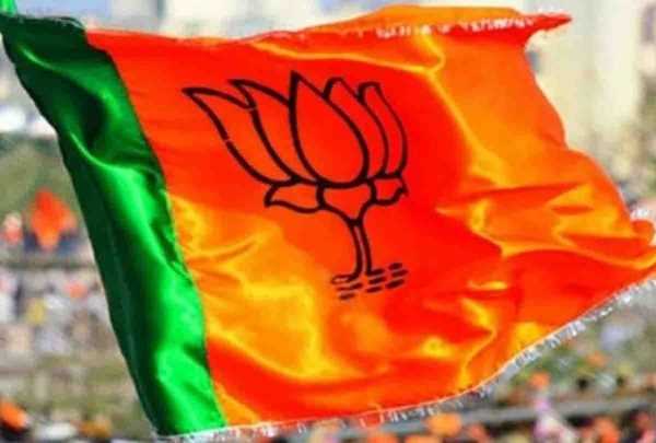 यूपी में ब्राह्मण मतदाताओं को लुभाने के लिए भाजपा ने 4 सदस्यीय समिति बनाई यूपी में ब्राह्मण मतदाताओं को लुभाने के लिए भाजपा ने 4 सदस्यीय समिति बनाई