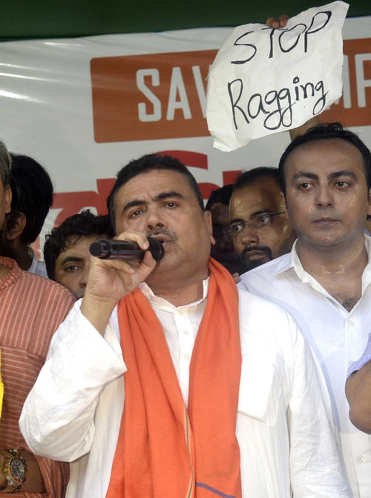 बंगाल में विपक्ष के नेता ने चक्रवात मिचौंग से प्रभावित किसानों के लिए मुआवजे की मांग की