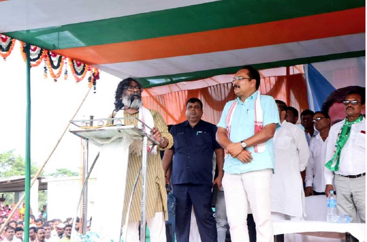 आज हम अधिकार के साथ लोगों के दरवाजे पर वोट मांगने आए हैं : हेमंत सोरेन