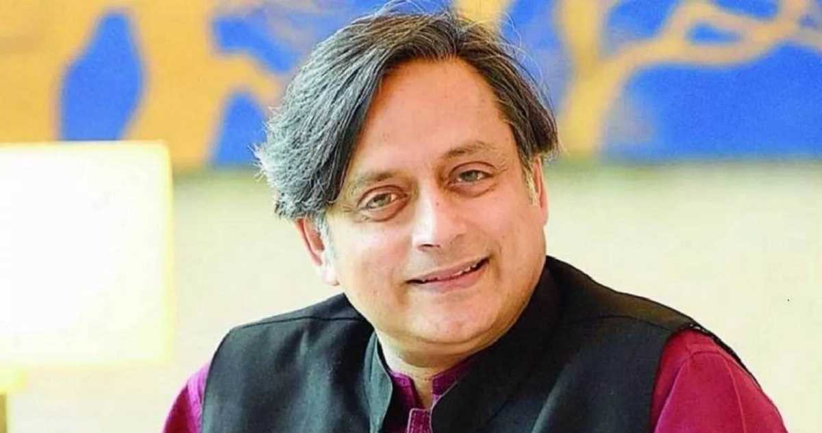 कांग्रेस अध्यक्ष पद के लिए शशि थरूर ने नामांकन पत्र भरा