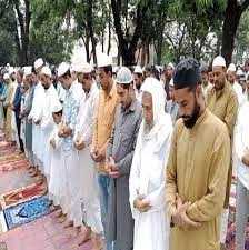 हैदराबाद: हल्की-हल्की बूंदाबांदी के बीच सकुशल संपन्न हुई ईद-उल अजहा की नमाज़