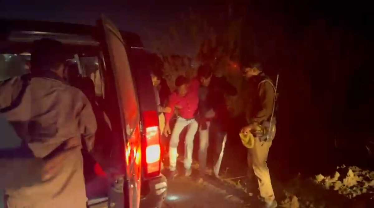 बुलंदशहर के खुर्जा देहात पुलिस और अंतर राज्य हाईवे लुटेरों के बीच मुठभेड़, 3 गिरफ्तार