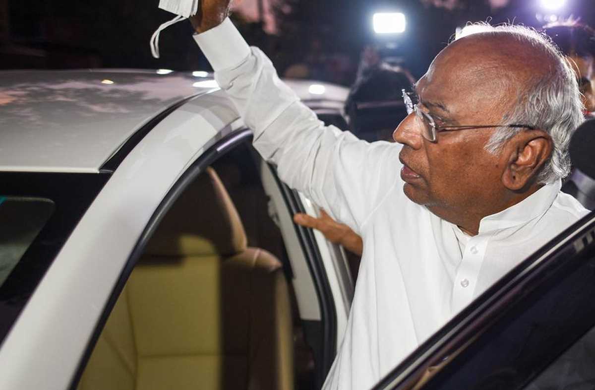 नया अध्यक्ष चुनना पहला कदम, कांग्रेस के लिए आगे कई चुनौतियां