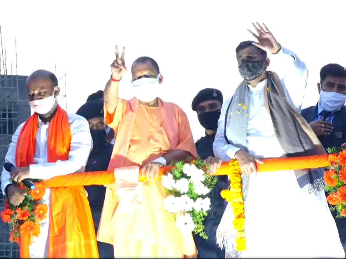 ओवैसी को चुनौती देने उन्हीं के गढ़ पहुंचे योगी आदित्यनाथ