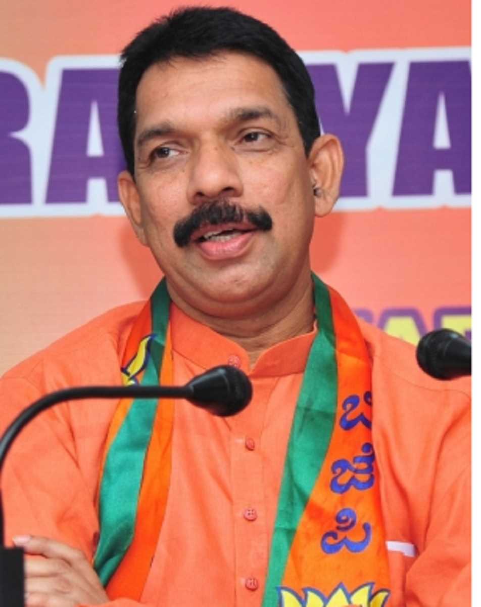 हिंदू धर्म की आलोचना करने वालों को हिंदू वोट नहीं मांगना चाहिए: भाजपा कर्नाटक प्रमुख हिंदू धर्म की आलोचना करने वालों को हिंदू वोट नहीं मांगना चाहिए: भाजपा कर्नाटक प्रमुख
