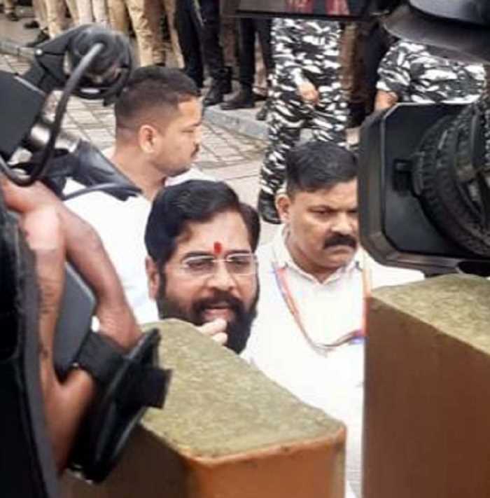 जल्द ही मुंबई आऊंगा, 50 विधायक हमारे साथ हैं: एकनाथ शिंदे जल्द ही मुंबई आऊंगा, 50 विधायक हमारे साथ हैं: एकनाथ शिंदे