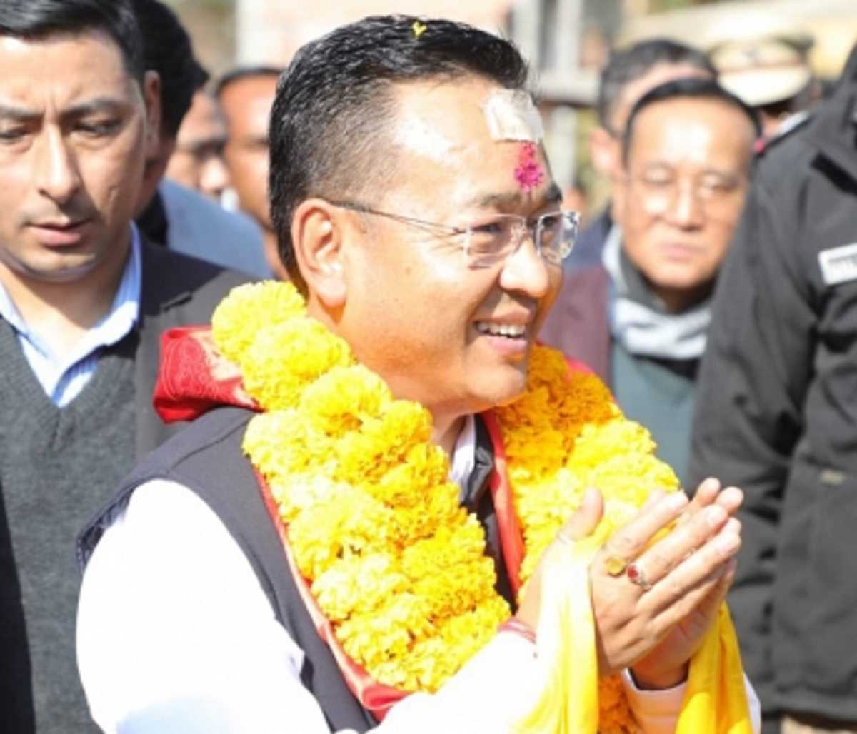 सिक्किम : सीएम तमांग 7,000 से ज्यादा मतों से जीते चुनाव सिक्किम : सीएम तमांग 7,000 से ज्यादा मतों से जीते चुनाव