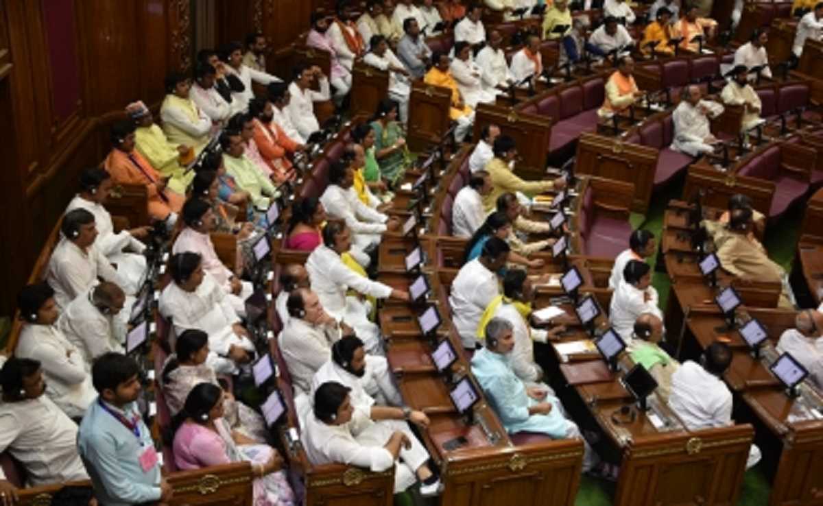 यूपी विधान मंडल का मानसून सत्र आज, विपक्ष ने की सरकार को घेरने की तैयारी