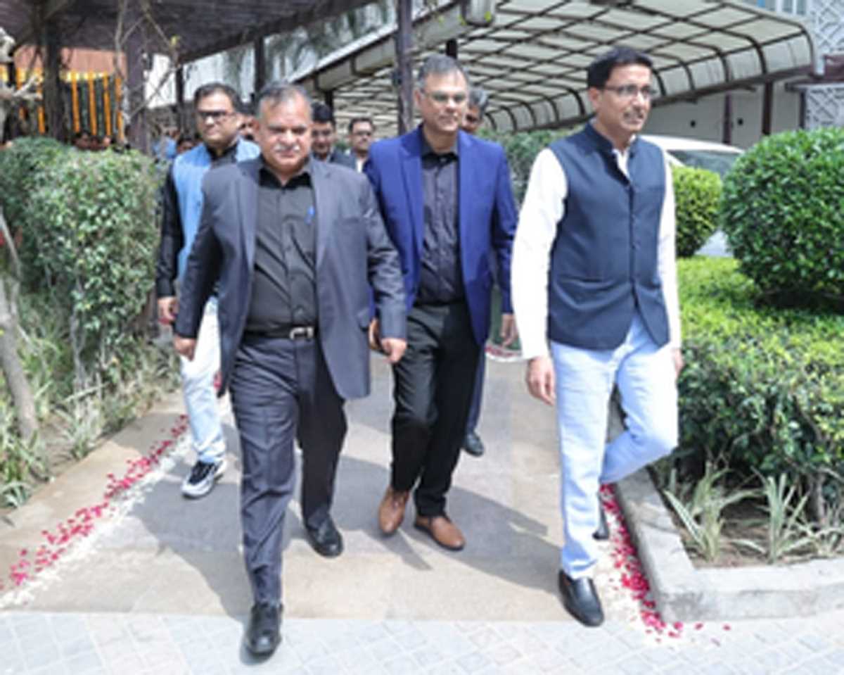 गौतम बुद्ध नगर में फ्लैट खरीदारों को बड़ा तोहफा, 4 महीने में 3 लाख रजिस्ट्री का लक्ष्य