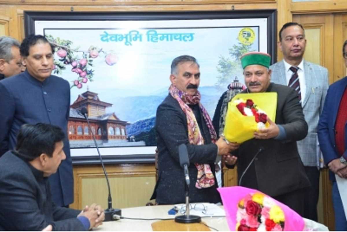 हिमाचल कैबिनेट गठन से पहले 6 मुख्य संसदीय सचिवों ने ली शपथ, जानें-कौन बने CPS