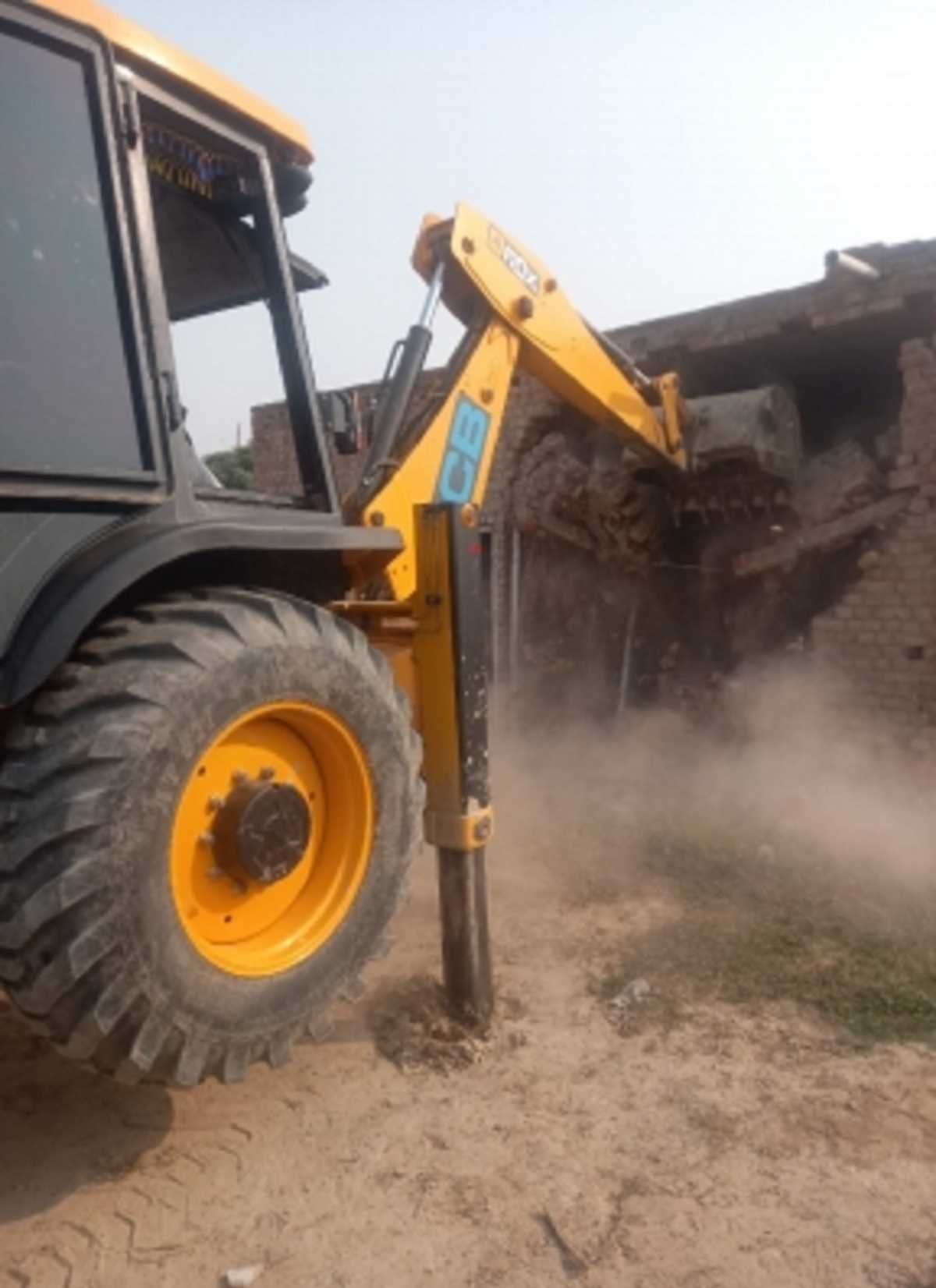 हरियाणा में योगी सरकार जैसा ऐक्शन, ड्रग तस्कर का तोड़ा घर