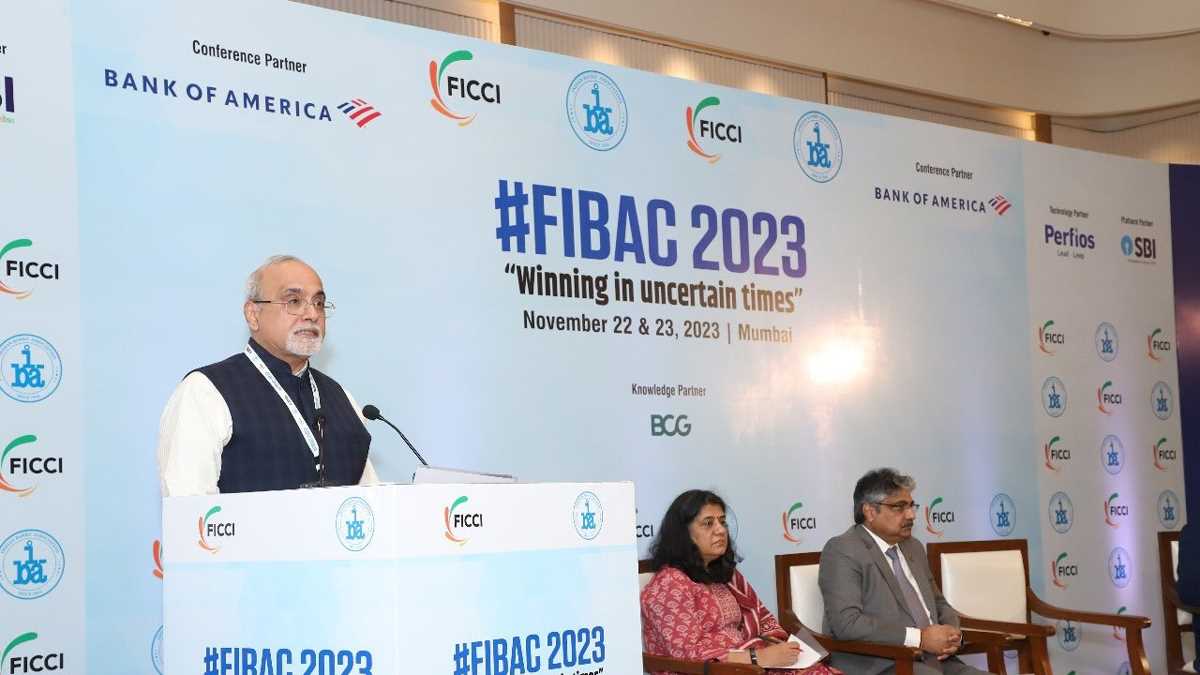 धोखाधड़ी के मामले बढ़ने पर बैंकों को साइबर सुरक्षा मजबूत करनी चाहिए : आरबीआई