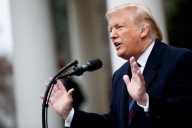 ट्रंप ने आउटसोर्सिंग करने वाले आधिकारी को किया बर्खास्त ट्रंप ने आउटसोर्सिंग करने वाले आधिकारी को किया बर्खास्त