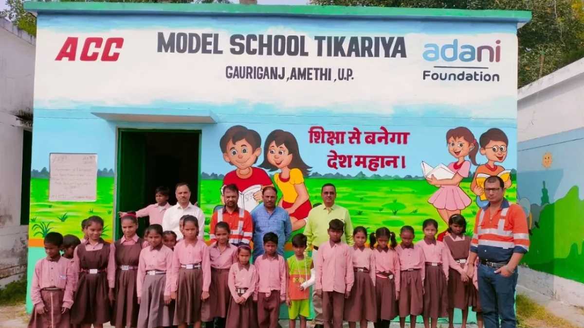 अडानी फाउंडेशन ने अमेठी के 10 स्कूलों में बाला वॉल पेंटिंग का कार्य किया