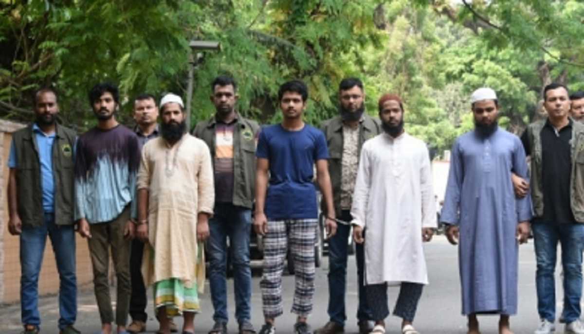 ढाका में गिरफ्तार किए गए नए उग्रवादी ग्रुप के 5 सदस्य