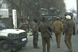 कुलगाम में मुठभेड़ , लश्कर के दो आतंकवादियों ने किया आत्मसमर्पण