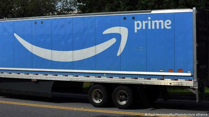 आईपीएल के मैदान पर भिड़ सकते हैं एमेजॉन और रिलायंस