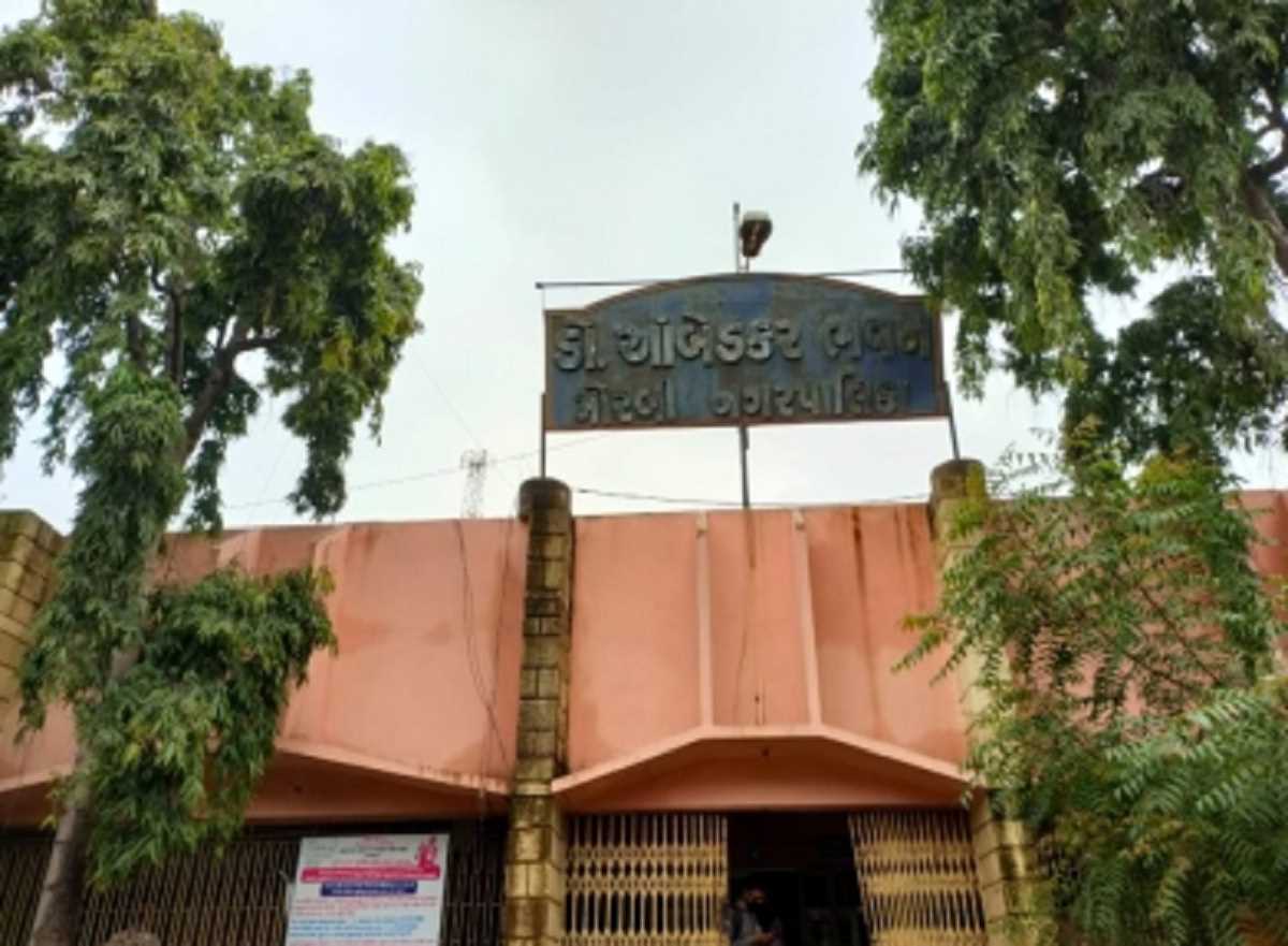 मोरबी के पार्षदों ने गुजरात सरकार के नगरपालिका पर नियंत्रण का किया विरोध