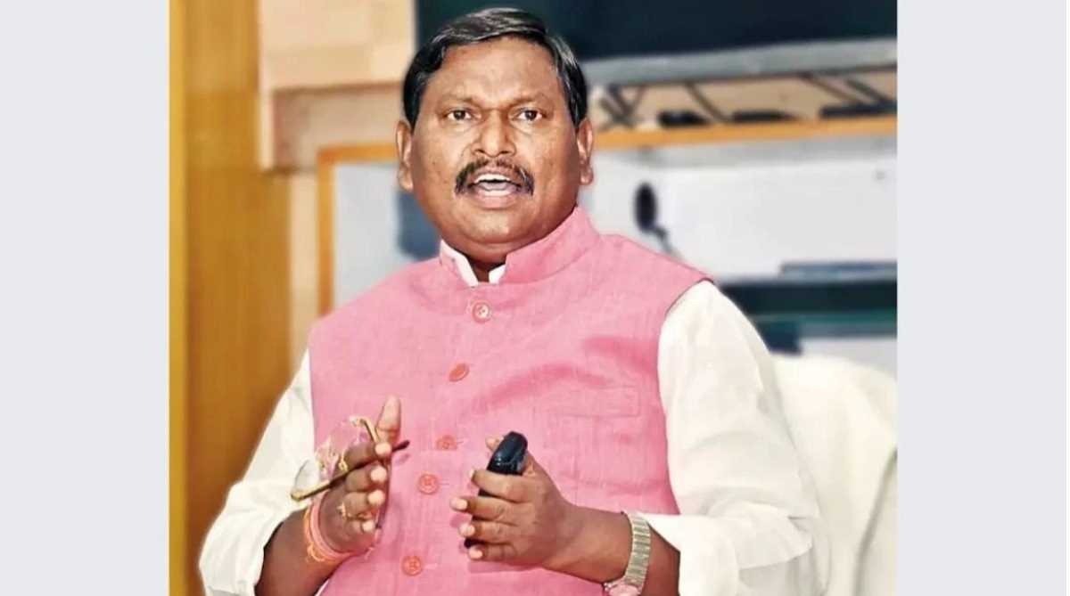 राहुल गांधी राजनीतिक लाभ लेने की कोशिश कर रहे: अर्जुन मुंडा