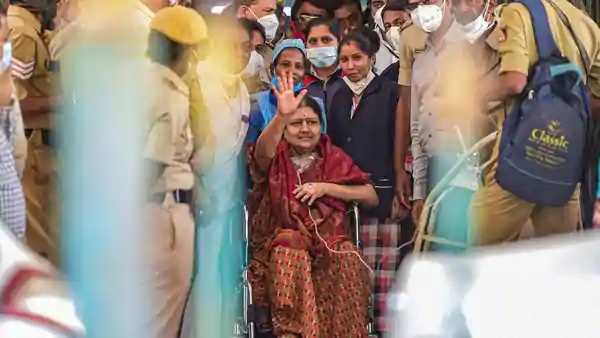 चार दिन बाद कोरोना से उबरीं शशिकला, अस्पताल से मिली छुट्टी