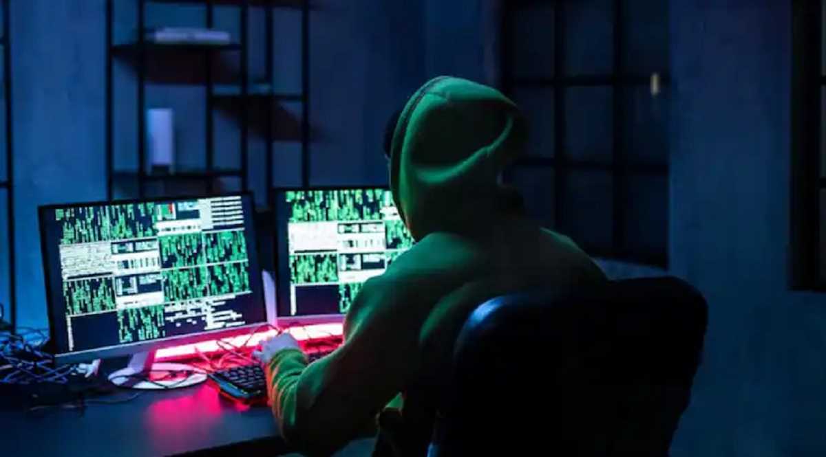 नोएडा में महिला डॉक्टर से 1 करोड़ 30 लाख रुपये की साइबर ठगी