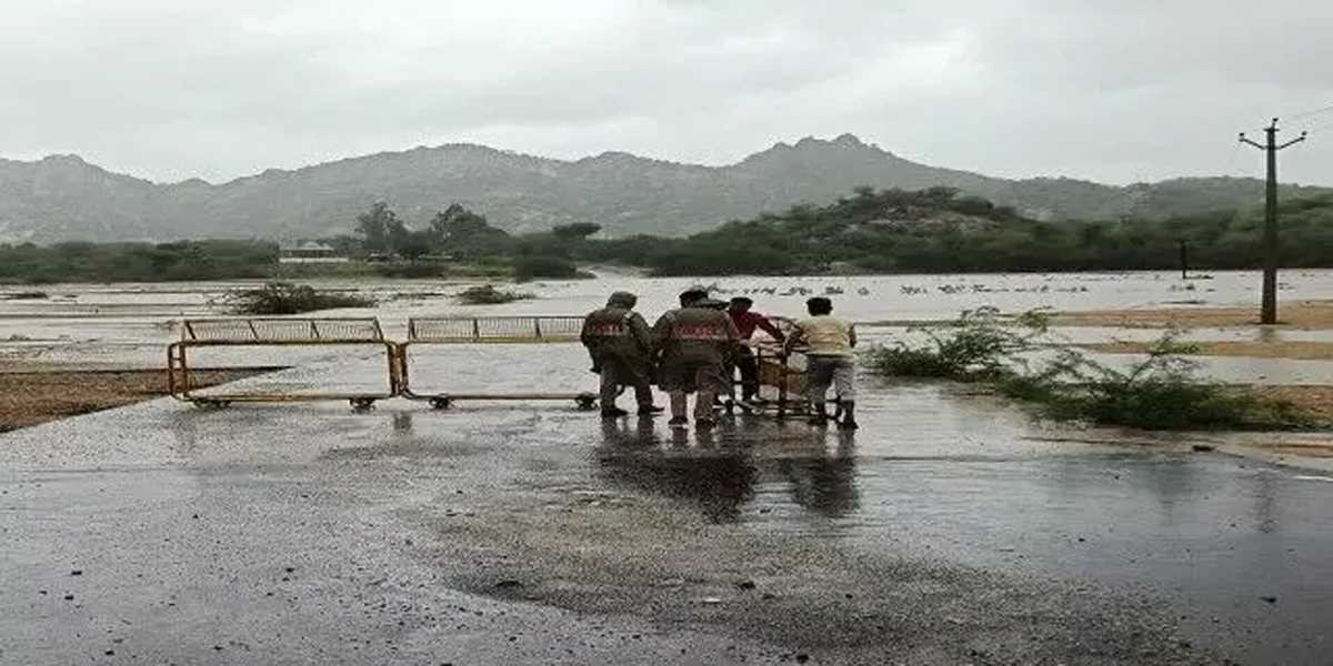 अजमेर में बिपरजॉय के चलते जनजीवन अस्त व्यस्त रहा