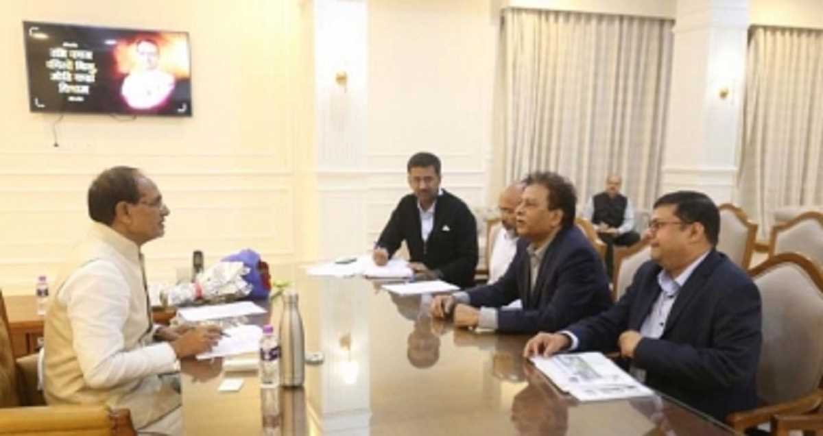 मध्य प्रदेश में चार बड़ी कंपनियां करेंगी 7775 करोड़ का निवेश, 5350 लोगों को मिलेगा रोजगार मध्य प्रदेश में चार बड़ी कंपनियां करेंगी 7775 करोड़ का निवेश, 5350 लोगों को मिलेगा रोजगार