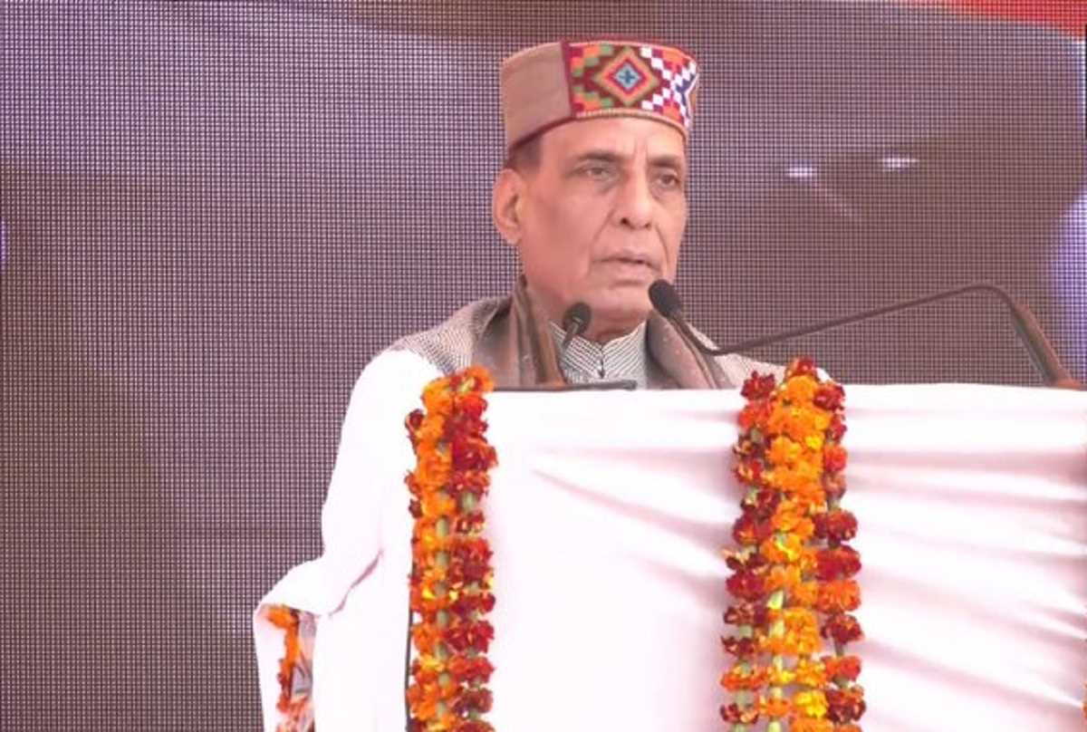 राजनाथ सिंह जयसिंघपुर में चुनावी जनसभा के दौरान विपक्ष पर बोला हमला, पढ़े पूरी खबर