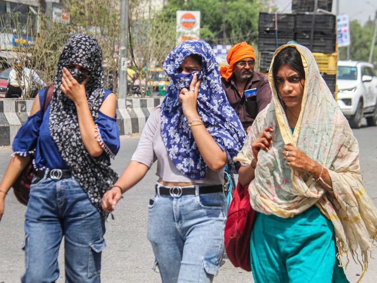 उत्तर भारत में भीषण गर्मी, मौसम विभाग ने जारी किया अलर्ट, 13 जून की रात से मिल सकती है राहत उत्तर भारत में भीषण गर्मी, मौसम विभाग ने जारी किया अलर्ट, 13 जून की रात से मिल सकती है राहत