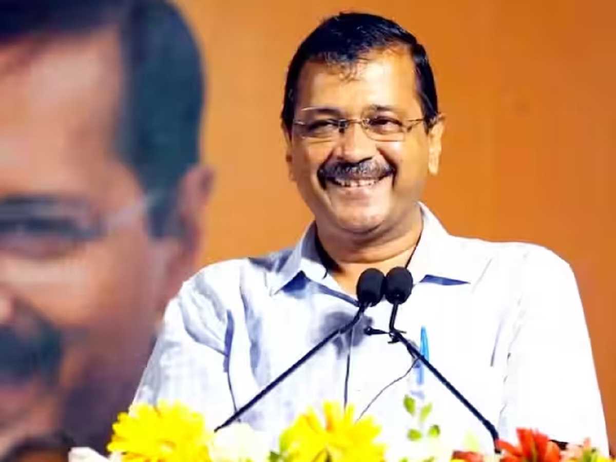 सीएम केजरीवाल ने दिल्ली में 3-लेन फ्लाईओवर का उद्घाटन किया