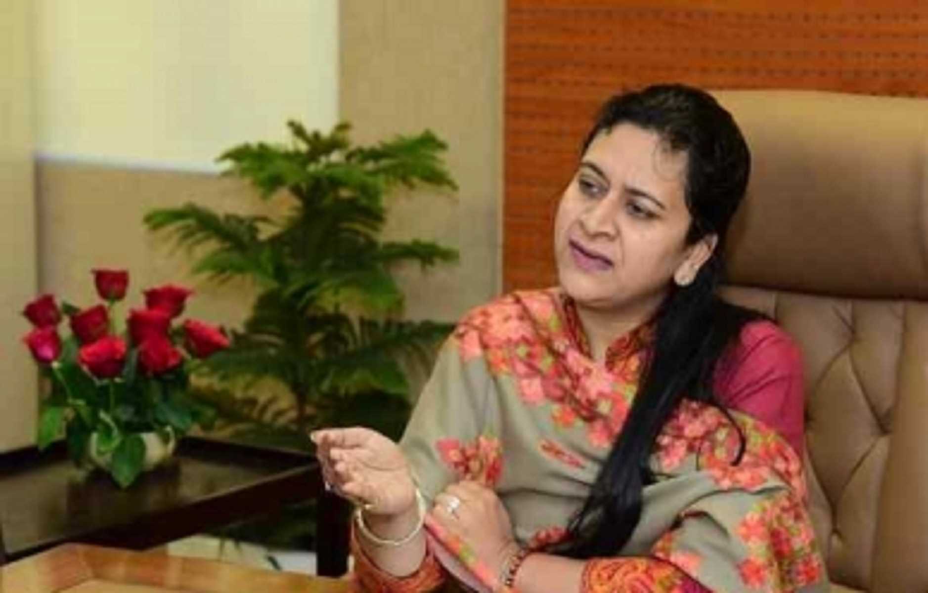 Noida News: नियमों को ताक पर रख ग्रेनो प्राधिकरण में रखे 49 कर्मचारियों की सेवा समाप्त