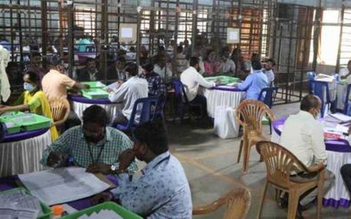 कर्नाटक में जारी है ग्राम पंचायत चुनाव की मतगणना