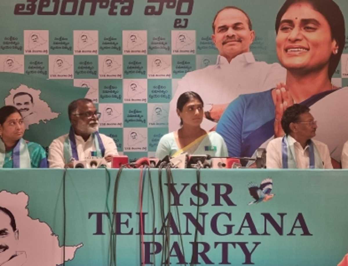 तेलंगाना के कलेश्वरम प्रोजेक्ट में बड़े भ्रष्टाचार का आरोप लगाते हुए वाईएस शर्मिला ने सीबीआई जांच की मांग की तेलंगाना के कलेश्वरम प्रोजेक्ट में बड़े भ्रष्टाचार का आरोप लगाते हुए वाईएस शर्मिला ने सीबीआई जांच की मांग की