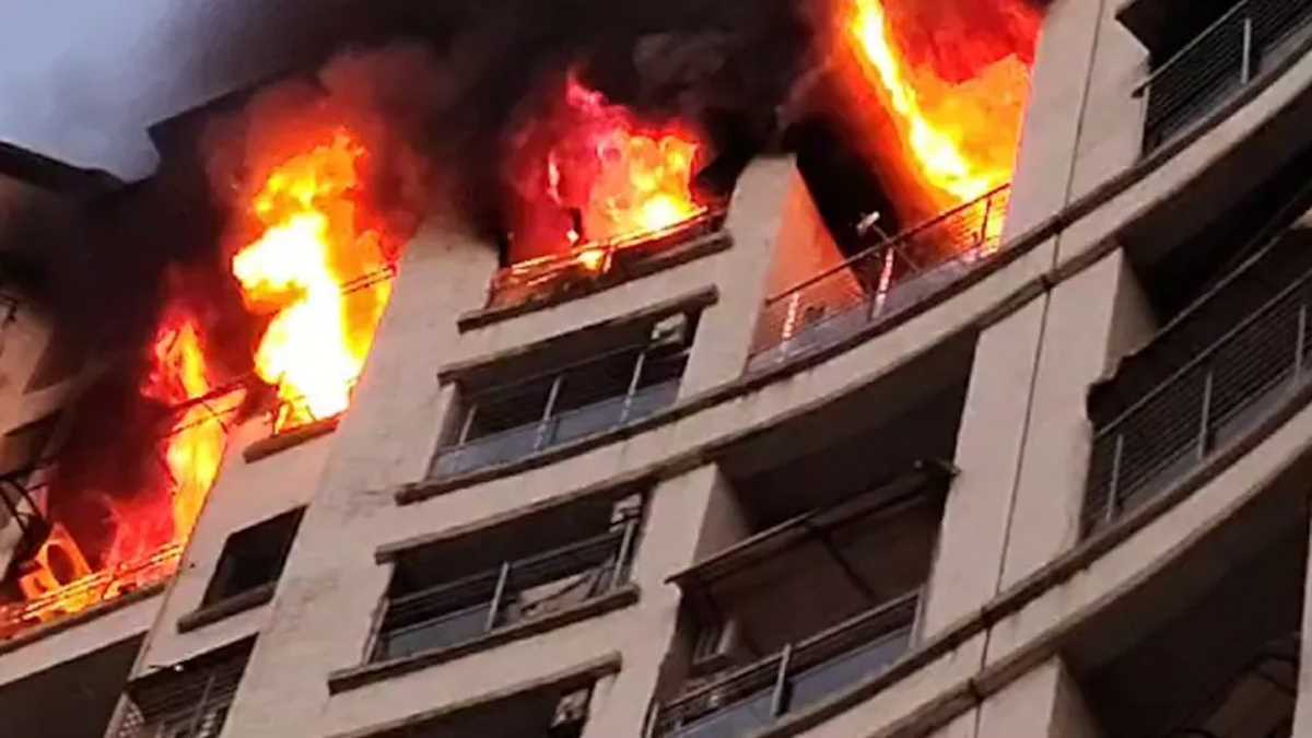 महाराष्ट्र: कल्याण में वर्टेक्स सोसायटी की 15वीं मंजिल पर लगी भीषण आग, कई लोगों के फंसे होने की आशंका