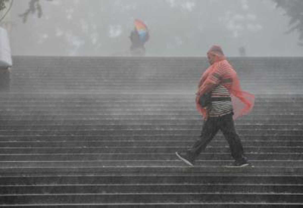 चीन में भारी बारिश से 14 की मौत, एक लापता चीन में भारी बारिश से 14 की मौत, एक लापता