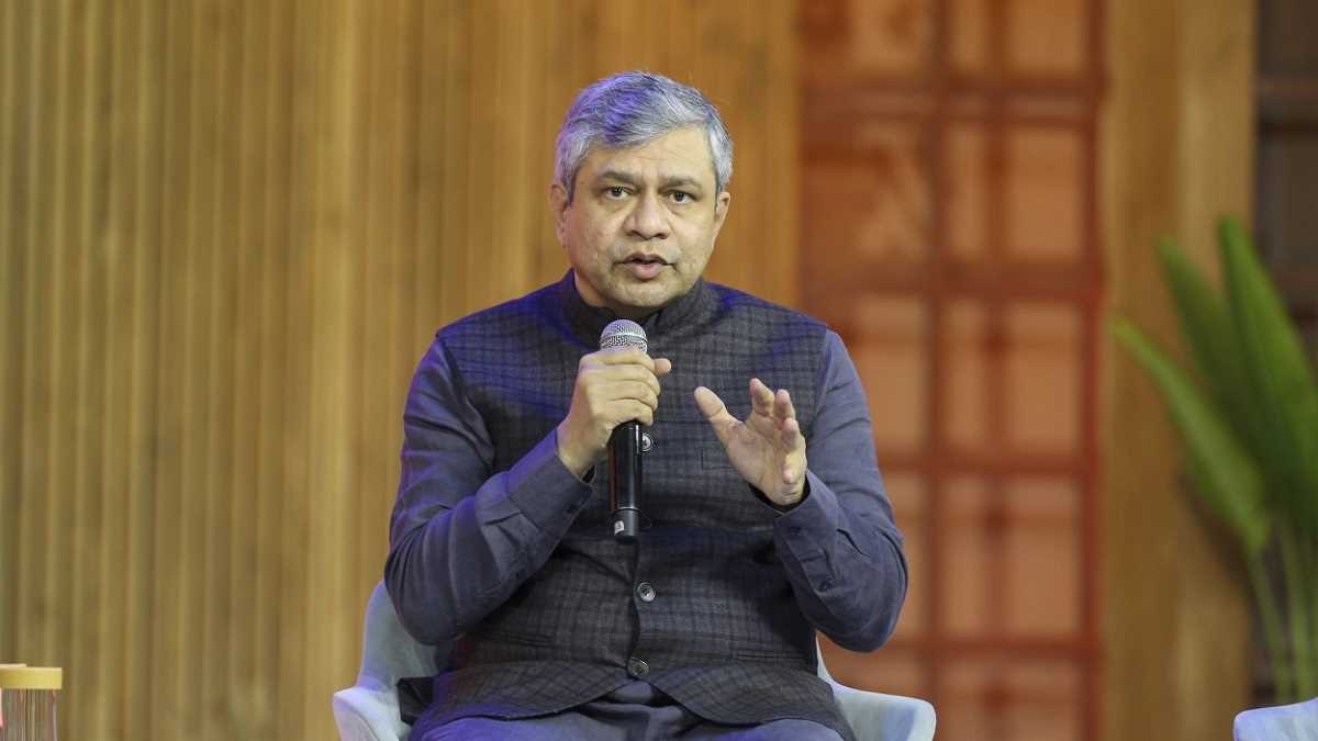 भारतीय अर्थव्यवस्था में पहली बार विनिर्माण निर्यात को मिली बढ़त: अश्विनी वैष्णव